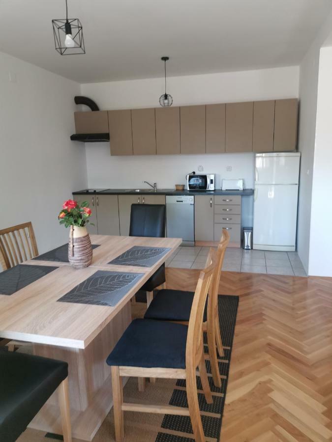 Seasons Apartmani Осієк Екстер'єр фото