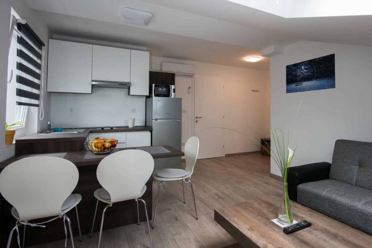 Seasons Apartmani Осієк Екстер'єр фото